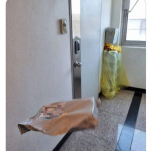 바쁜 게 느껴지는 배송 완료 사진